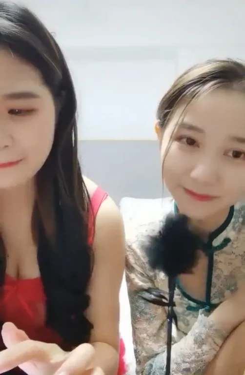 【磁力】女同【紫贤】合集，两个极品小美女在激情磨豆腐 【7V4.3G】