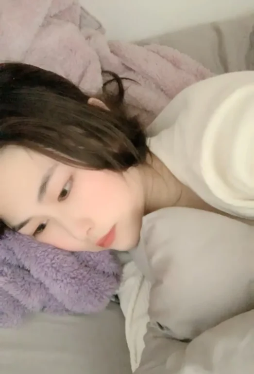 【磁力】校花女神20小时【葡萄皮】宿舍大秀【37v9.3G】