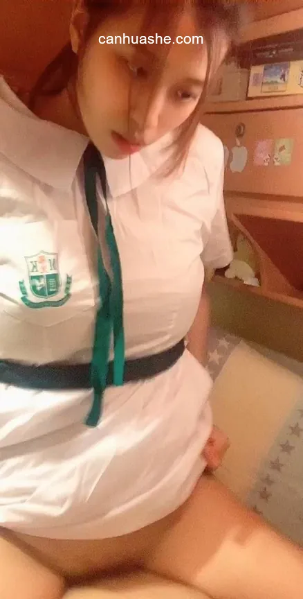 【PK】（重磅）香港中学生露脸被调教拍片泄露4位女主合集【616MB】