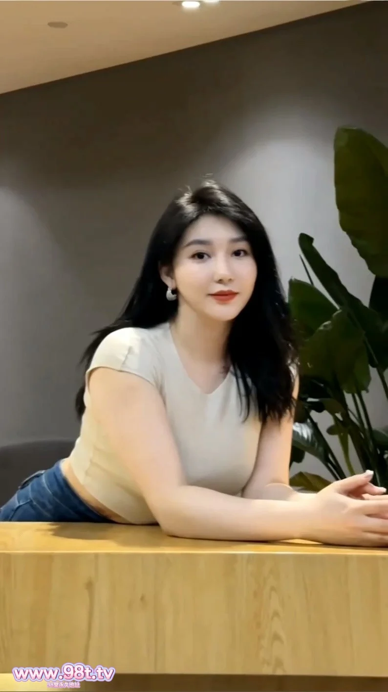 【整理】【115ED2K】千万粉丝博主【Eliya教母】到目前为止最全合集（含采访写真短剧啪啪3P等等）【15.3G/142V 452P/1配额】