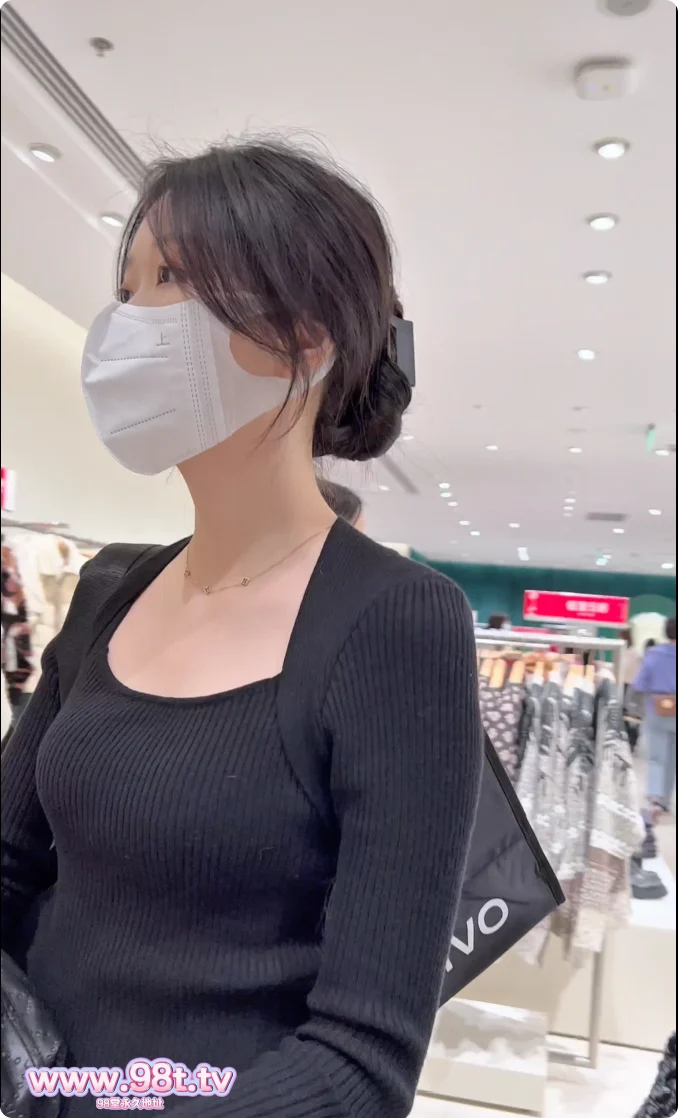 【自转】【115ED2k】抄底极品曼妙身材包臀裙女神 天仙气质都溢出屏幕了 白色小内内 王思聪见了都要跪下舔 真的顶【599M/1V/1配额】