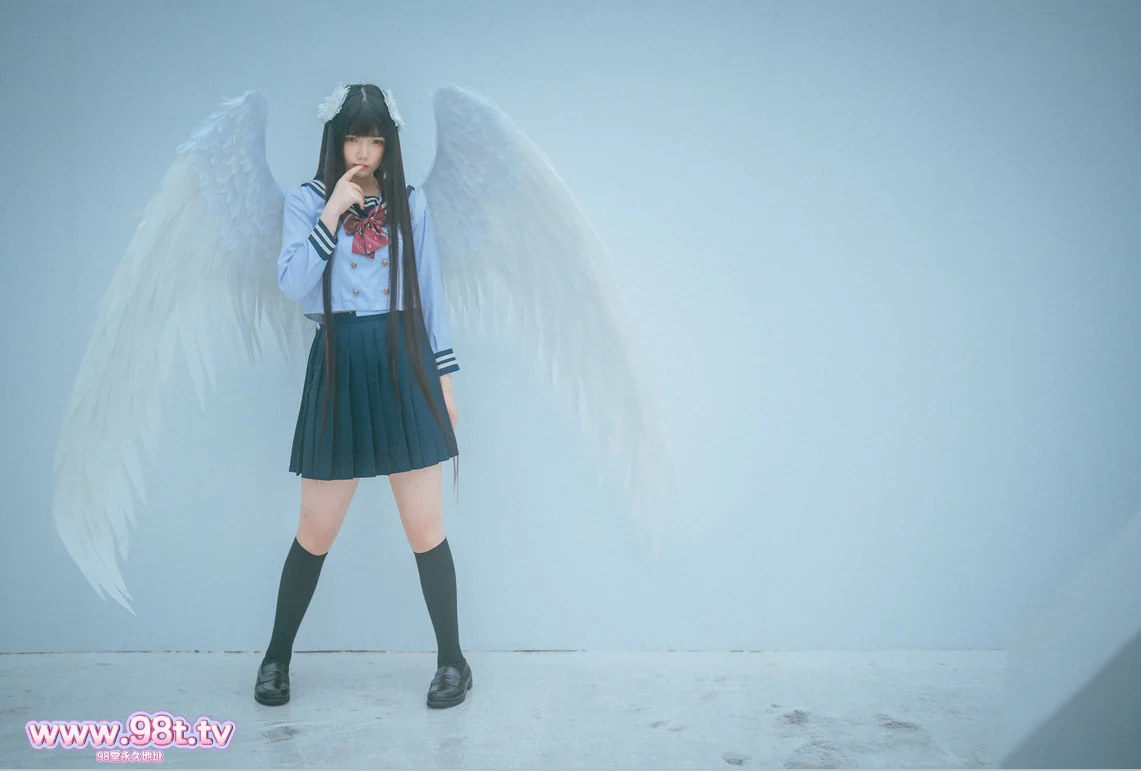 【自转】【115ED2k】极品三点全露女菩萨-落落-最新两套，穿着JK的美少女天使，各种圣洁的姿势露出自己的嫩逼 海边的被海水淋湿的JK裙少女，经典大张M腿露出自己的嫩逼【1.39G/106P/1配额】