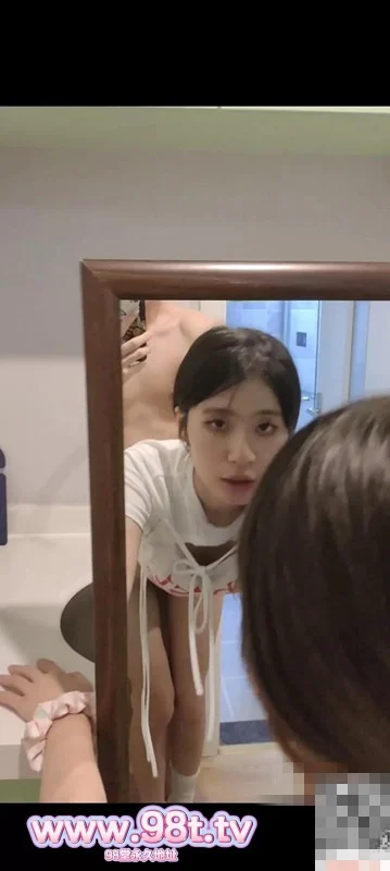 【自转】【115eD2k链接】诺崽与男友高清原档泄密合集【12G/ 26v 10p/1配额】