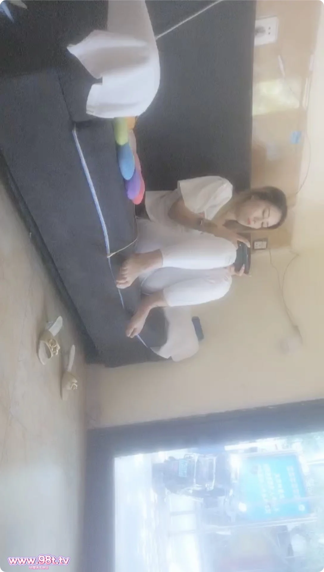 【自转】【115eD2k】最牛视角陕西站街女偷拍探花《本场无套内射》下午扫街连搞两个不错得站街妹【609MB/1V】