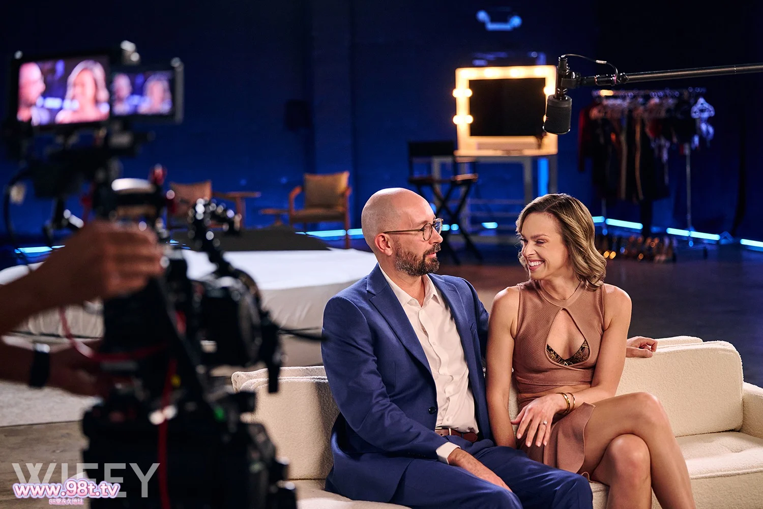 【自转】【ED2K+BT】【欧美新系列WIFEY淫妻】Wifey.25.02.22.Serenity.Cox—激情内射性感淫妻 4K+1080P 真实夫妻访谈 现场淫妻体验【15.43G/2V/2配额】