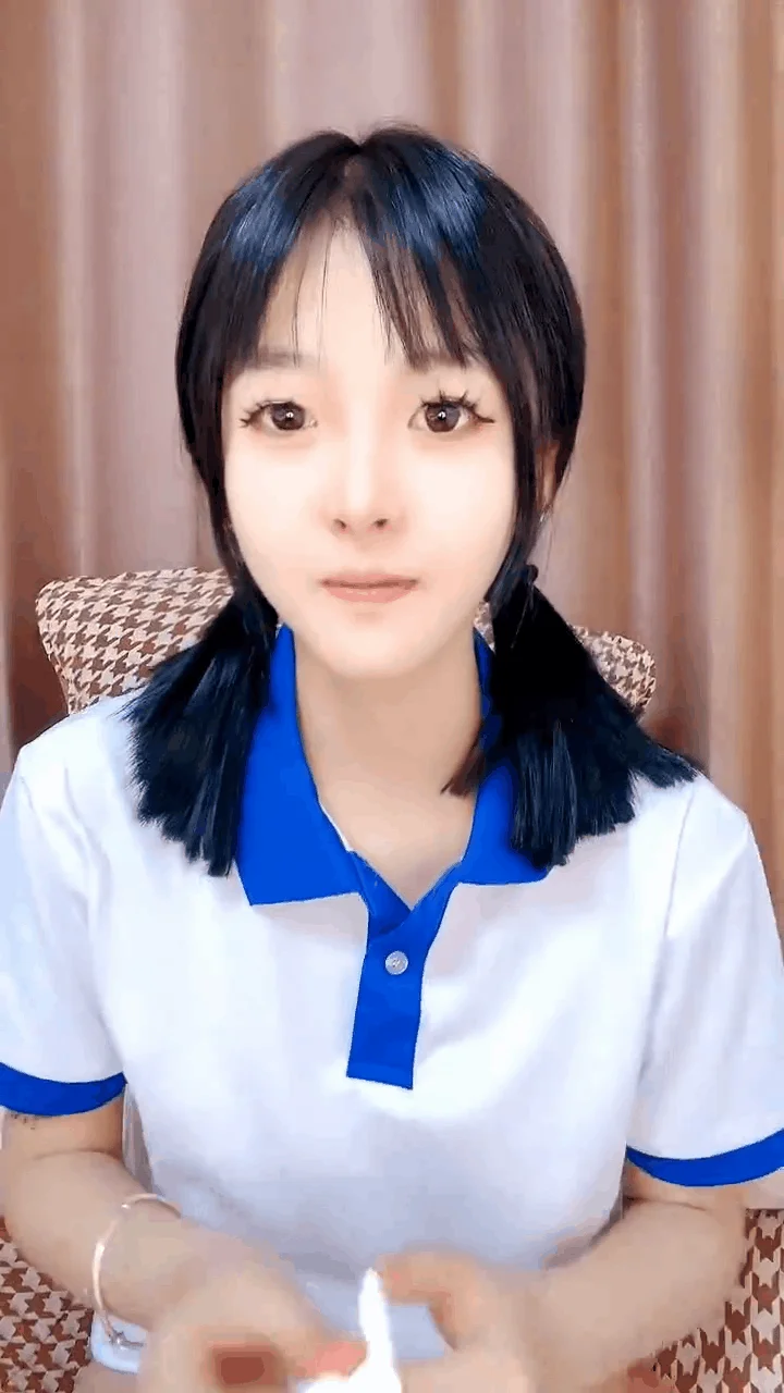 【自转】【115eD2K】甜美可人的风骚小妹感冒了还要被大哥干，全程露脸口交大鸡巴，粉嫩骚穴特写展示，跳蛋塞逼里让大哥无套内射【2.23GB/1V】