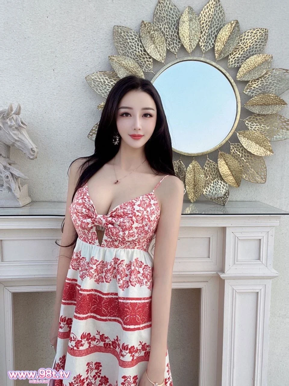 【自转】【eD2k链接】【温柔端庄】人前淑女 人后淫荡 这算是反差么？一线天白皙高冷御姐，极品身材中出，腰部没一点赘肉，在安全通道轮奸母狗【1.31G/12v/1配额】